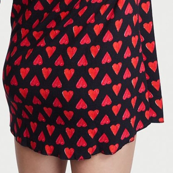 Hearts ❤️ VS XL Thermal Sleepshirt Black Heart Perfect for Valentine’s Day NWT - Picture 11 of 15